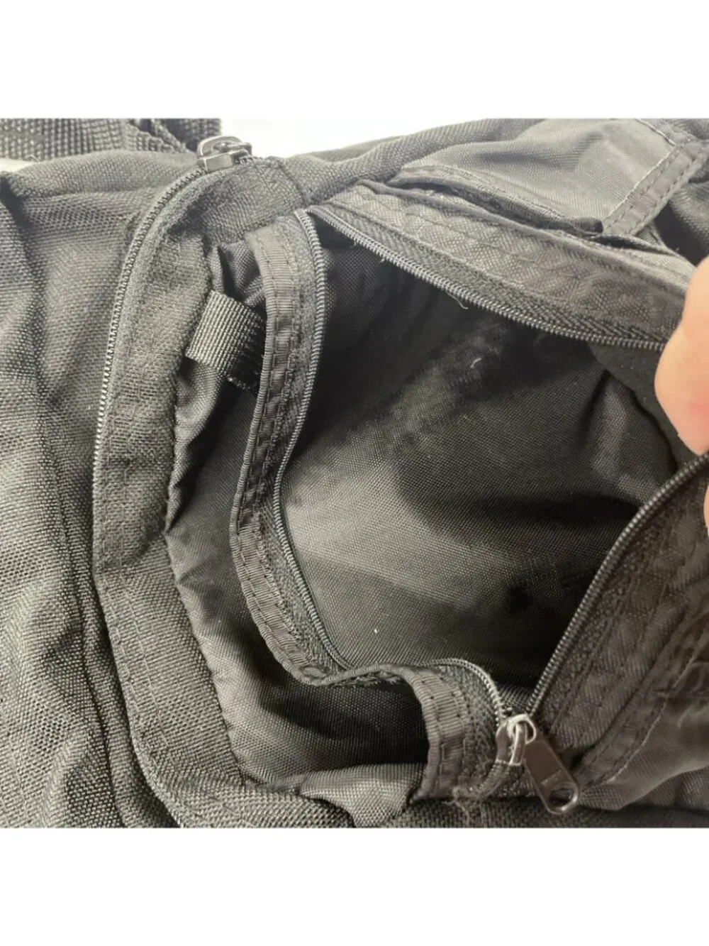 Eagle Creek Travel Gear Black Nylon Organizer Crossbody Shoulder Travel Bag